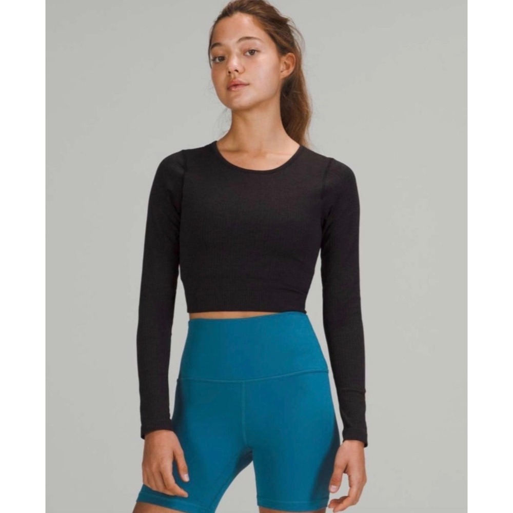 Lululemon Ebb to Street Long Sleeve Shirt Black Ribbed Crop Top Size 4